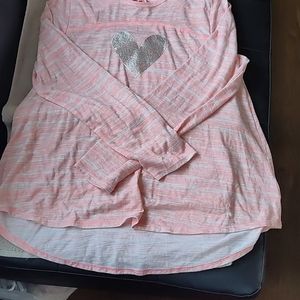 SO super cute long sleeved light weight tee